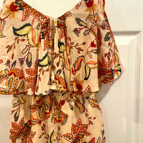 Medium floral romper from Forever 21 - Picture 2 of 6